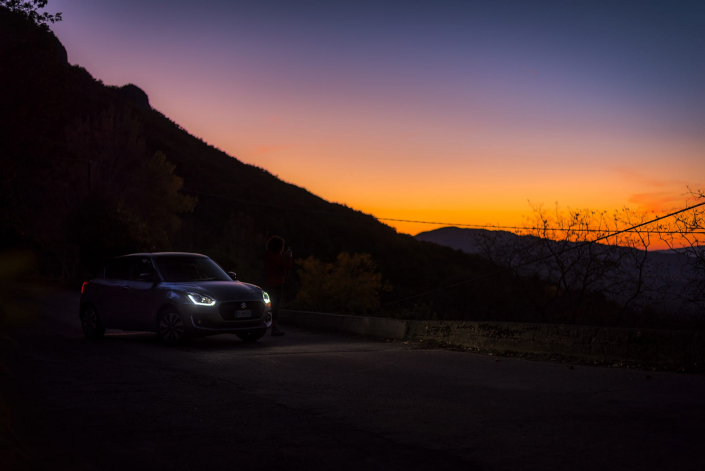 Macchina al tramonto Parco dell'Orecchiella in Garfagnana